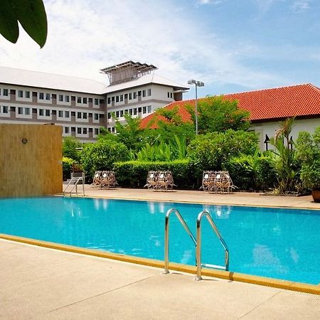 J. Park Hotel Chonburi Eksteriør billede