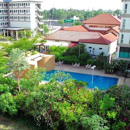 J. Park Hotel Chonburi Eksteriør billede