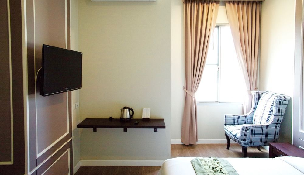 J. Park Hotel Chonburi Eksteriør billede