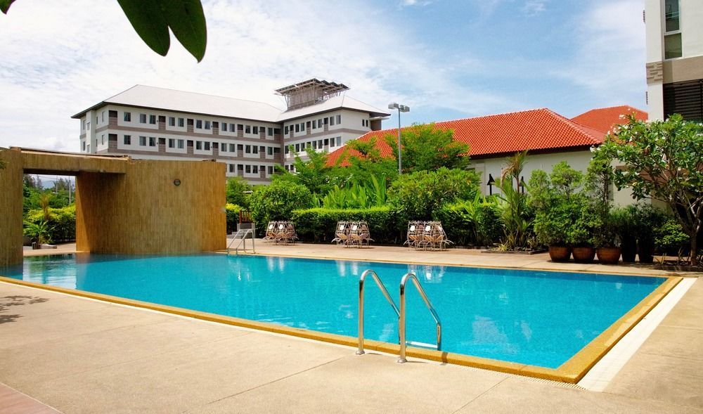 J. Park Hotel Chonburi Eksteriør billede