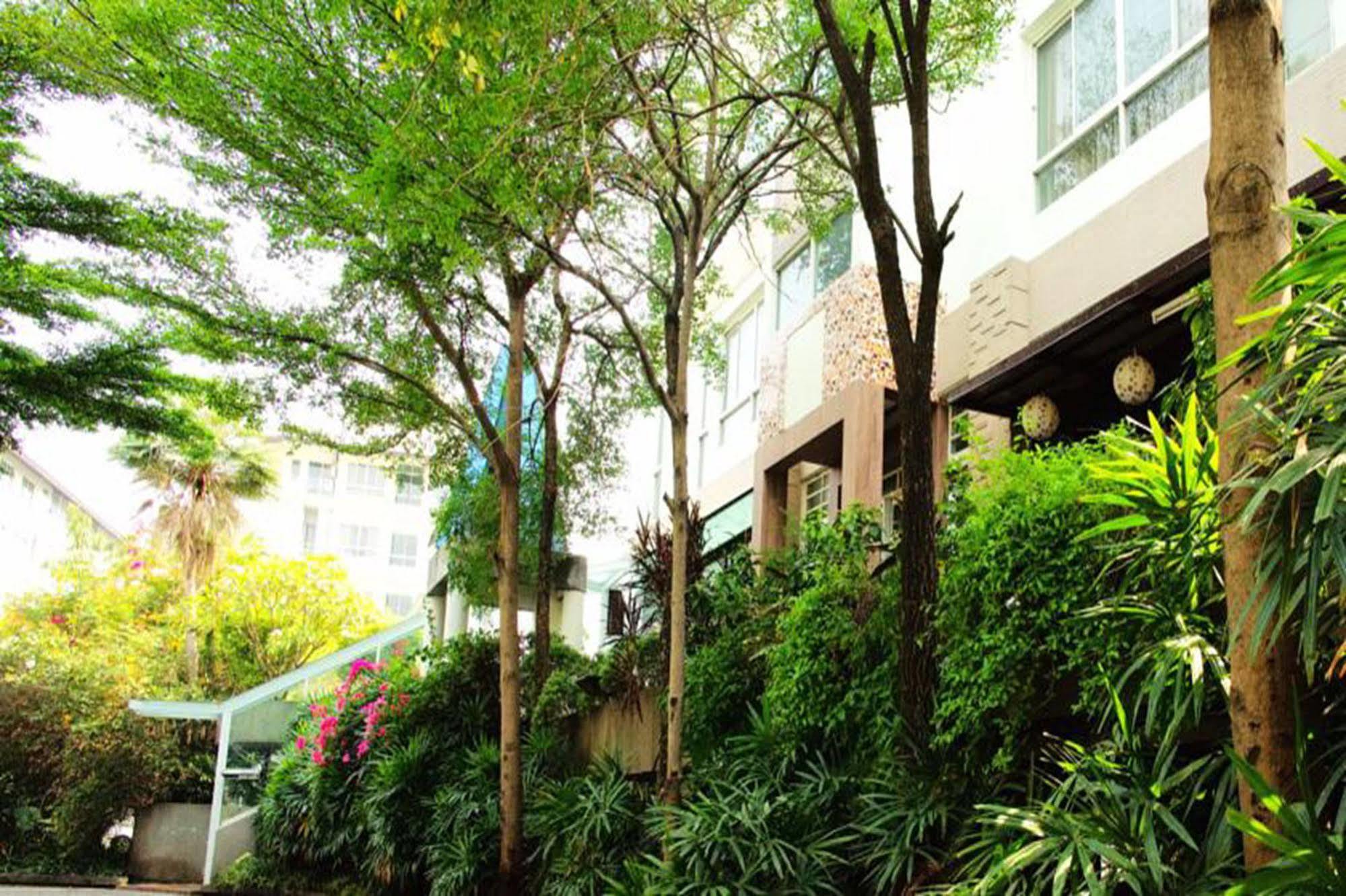 J. Park Hotel Chonburi Eksteriør billede