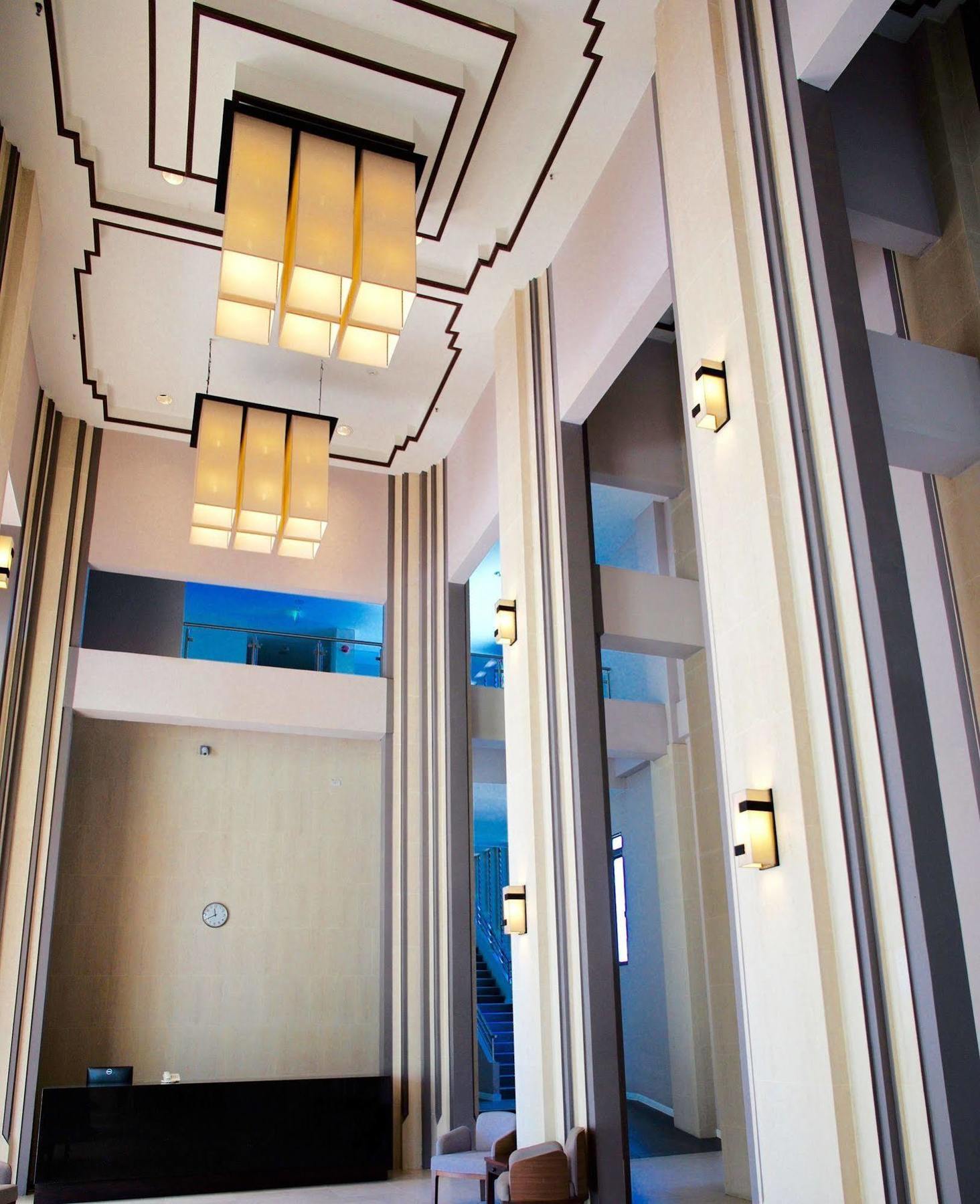 J. Park Hotel Chonburi Eksteriør billede