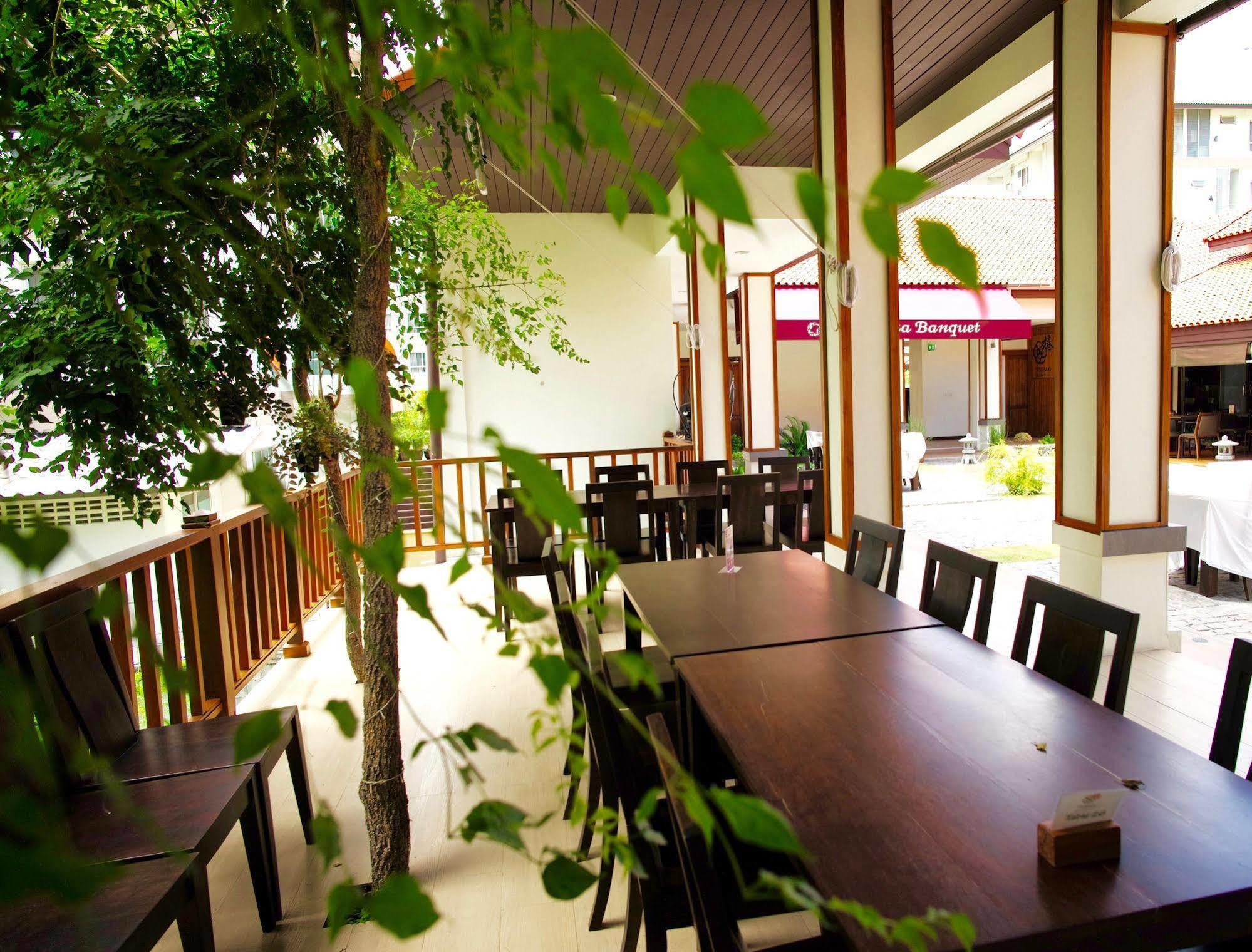 J. Park Hotel Chonburi Eksteriør billede