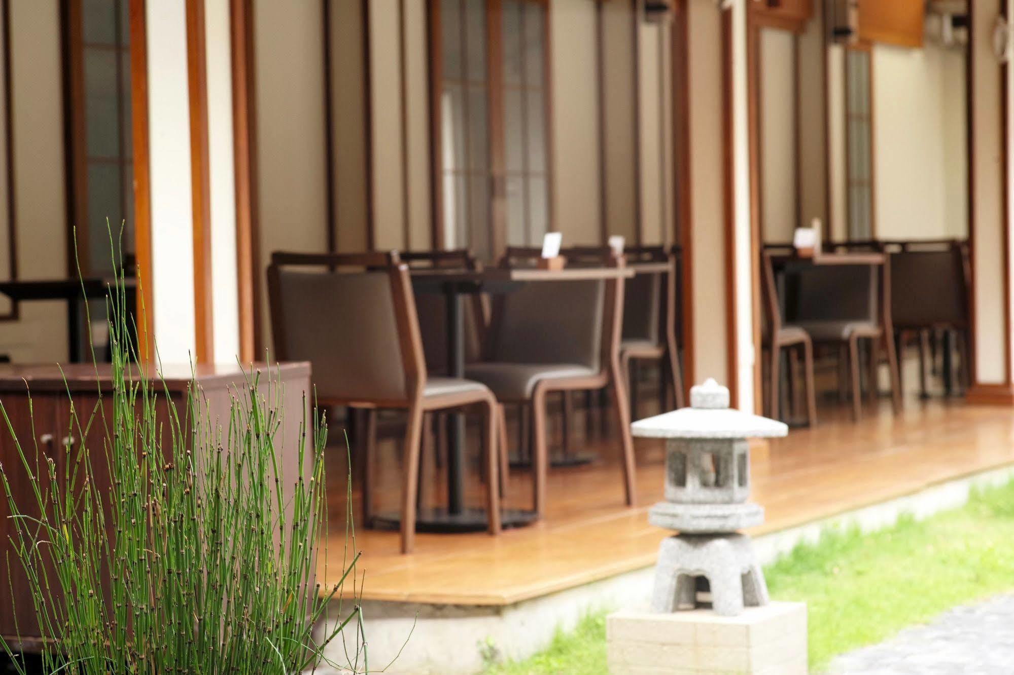 J. Park Hotel Chonburi Eksteriør billede